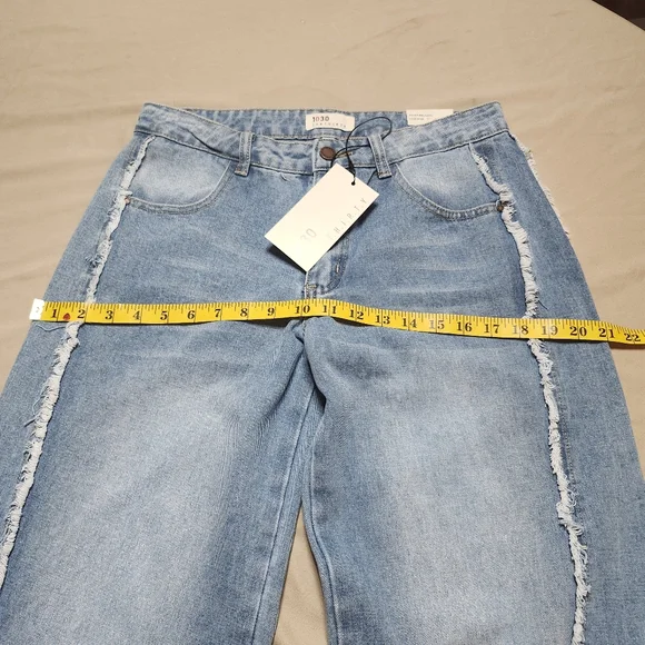 1030 T.E.N.T.H.I.R.T.Y Low Rise Wide Leg Frayed Denim Blue Jeans Size 1/25  NWT - Picture 10 of 14